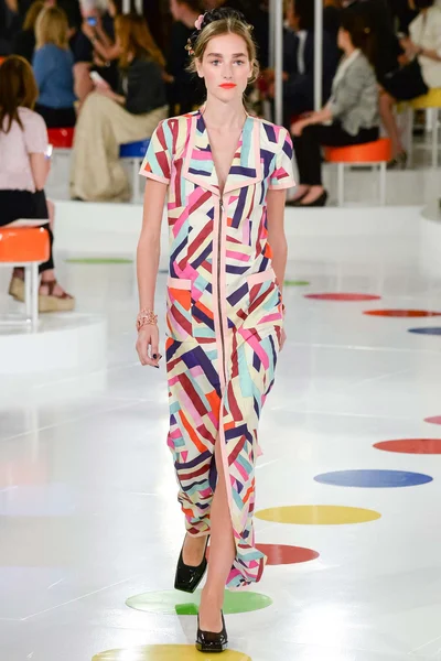Look 9